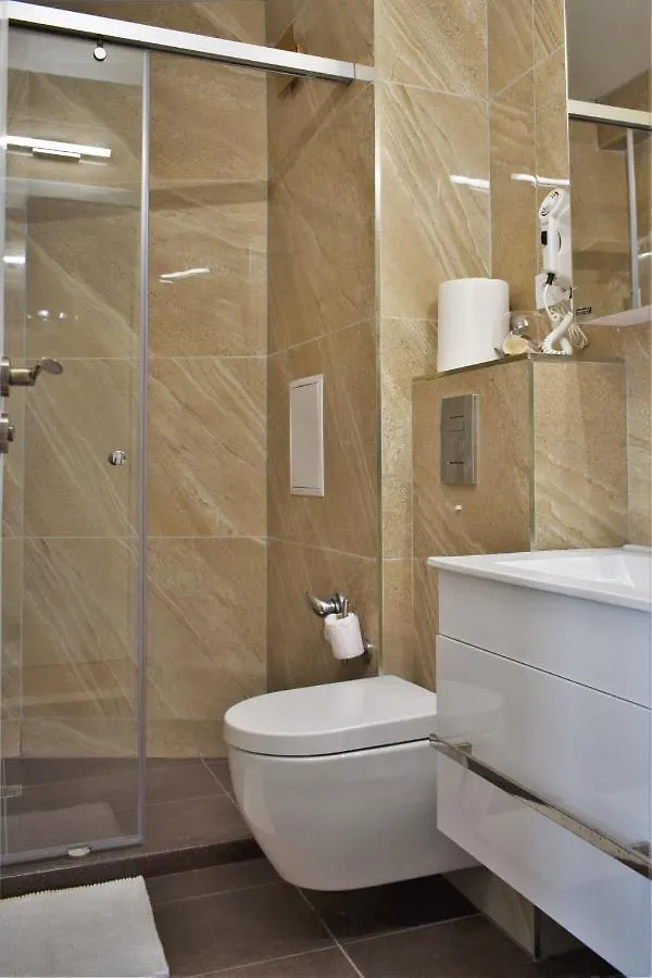 Top Center Apartment Gramophone With Private Parking Бургас